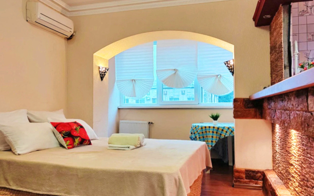 Квартира 2-х комнатная на Жукова 6