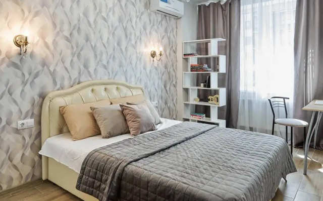 Prostornaya Odnokomnatnaya v Tsentre Goroda Flat