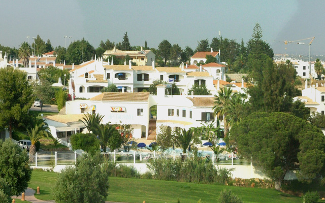 Turiquintas Apartments