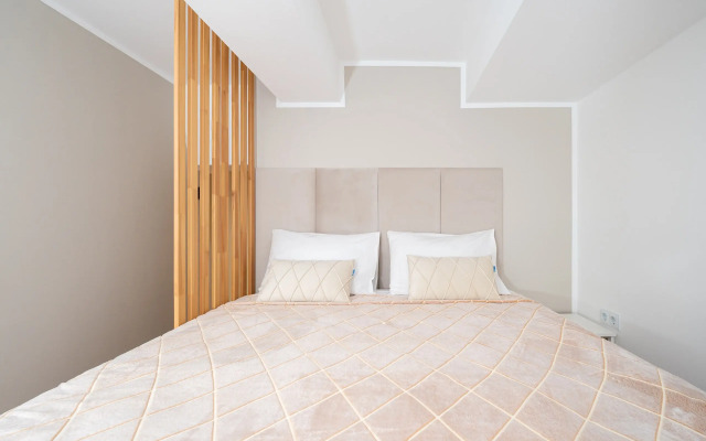 Квартира С Дизайнерским Ремонтом И Оборудованной Кухней