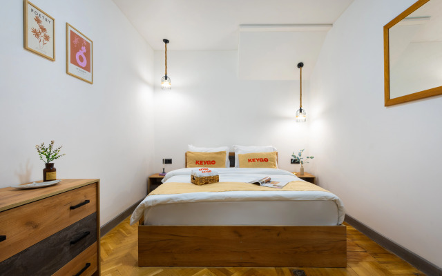 KeyGo #0148 1 Bedroom Design near Saryan Street Apartments