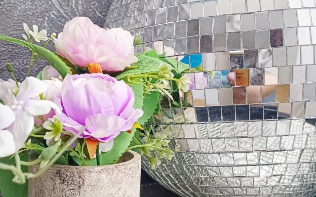 U Dendrarija s vidom na zakaty Flat