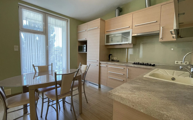 Na Ulitse K. Marksa 17 Apartments