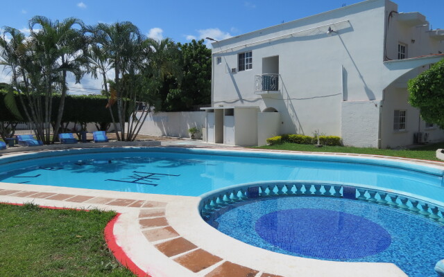 Отель Albri by Rotamundos