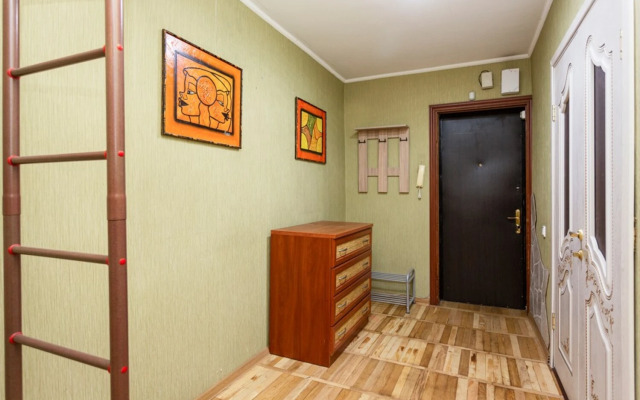 Na Ulitse Industrialnaya 15/1 Flat