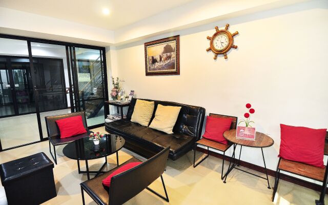 ZEN Rooms Suthisan Hotel