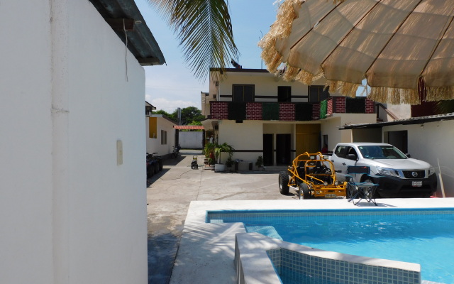 Отель Casa de Huespedes Nayomi By Rotamundos