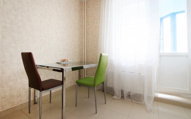Metro Akademicheskaya Flat