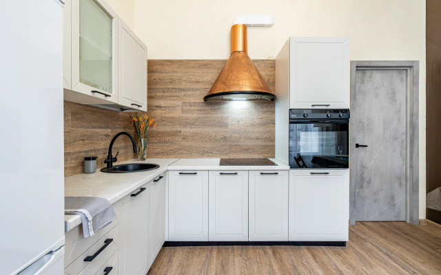 Sergeew Apartments dvuhkomnatnyj Lyuks s vidom na naberezhnuyu Fontanki Apartments