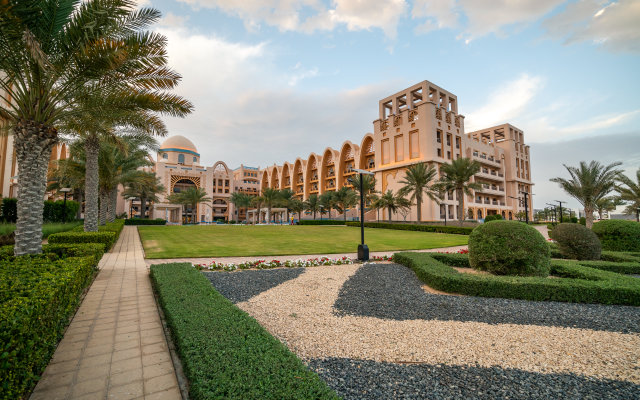 GLOBALSTAY apartments by the sea on Palm Jumeirah with a private beach
