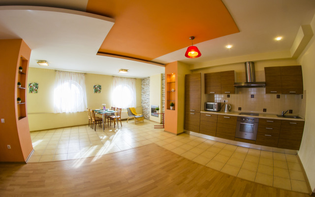 Na Dekabristov Apartments