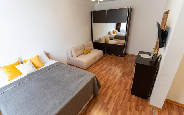 Апартаменты Stepanenkov на 8 Марта на 10 этаже