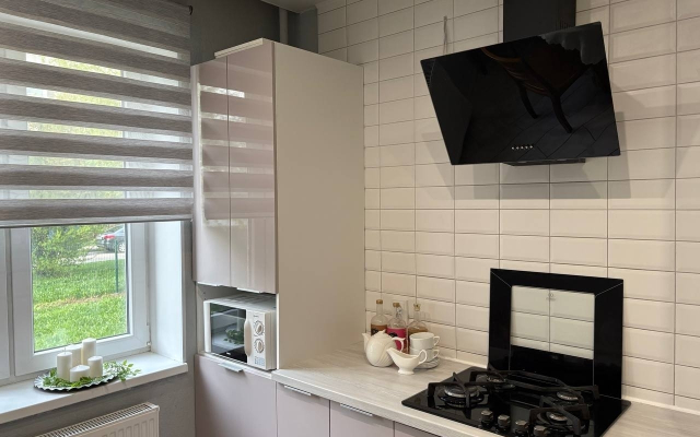 Na Ogorozhennoy Territorii v Zelenom Tikhom Rayone Apartments