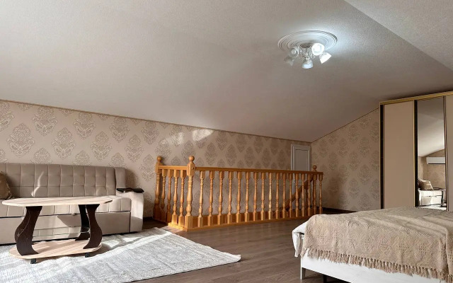 Penthouse Apartment on Batyraya