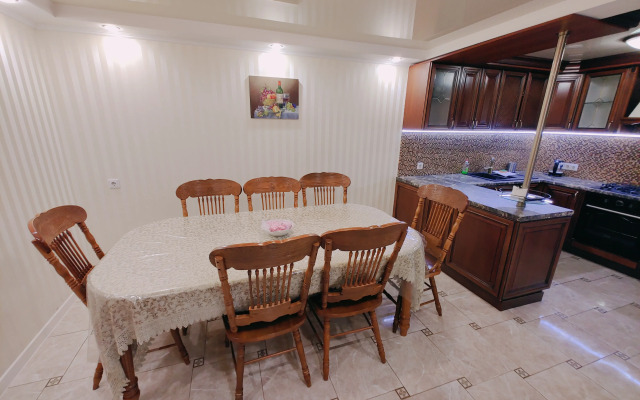 Частный Дом с Бассейном 1