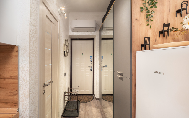 U Morya S Basseinom V ZhK Solnechnyij apt26 Apartment