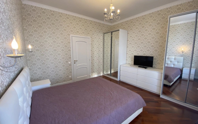 Samotsvet 16 Na Kievskoy 3 Apartments