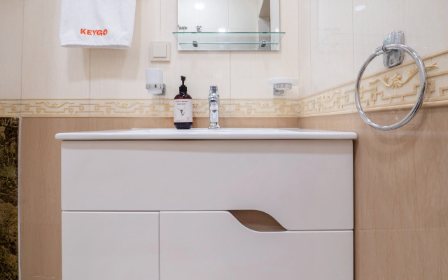 Апартаменты  с 2 спальнями KeyGo 0184 около Ереванского Оперного Театра