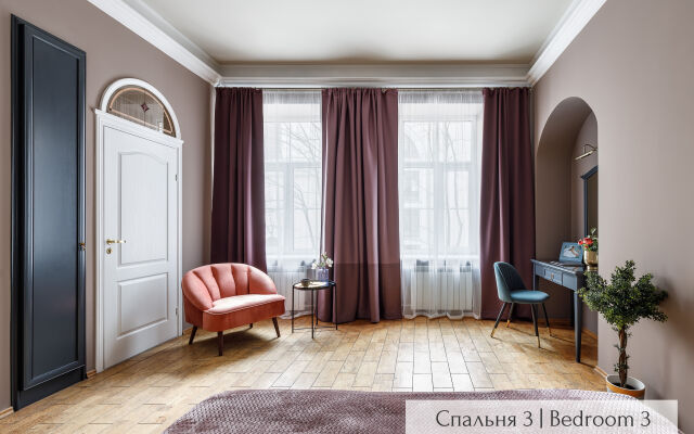 Апартаменты Minin Apartments у Эрмитажа 220 кв.м.