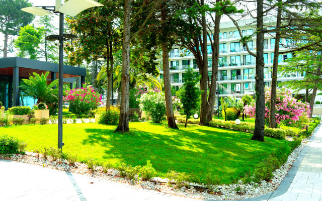 Lazurnyye v Luchezarnom Apartments