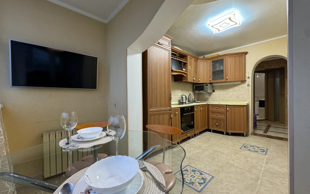 2-Kom Okt revolyutsii 27-40 Sevastopol Kakdoma Flat
