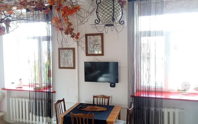 Квартира Студия с авторским декором Сказочный лес в красивом доме