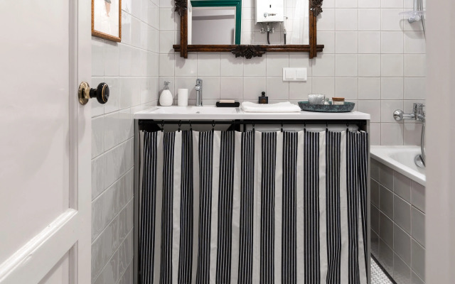 Апартаменты Атмосферная квартира на берегу Невы