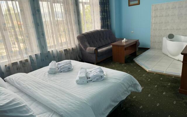 Lalaner Hotel