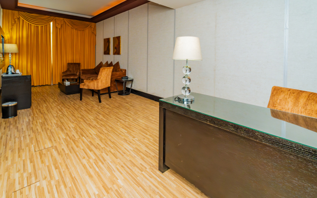Mangrove Hotel