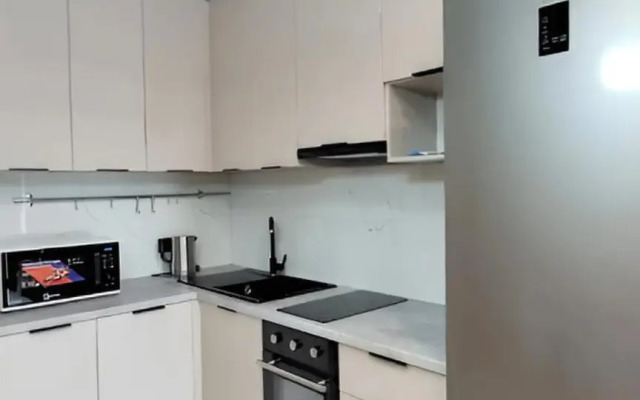 Квартира с отдельной спальней и просторным балконом