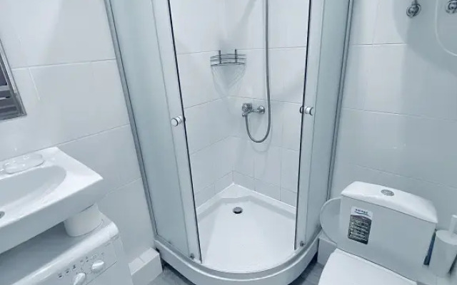 Апартаменты Уютная студия Сирень возле парка и озера