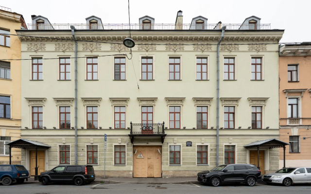 Апартаменты с балконом на набережной канала Грибоедова