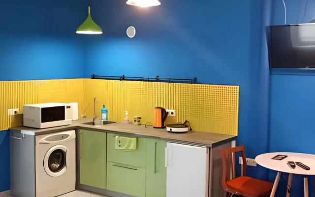 Studiya Siniy Tigr Flat