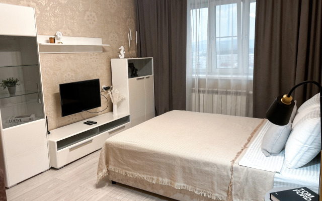 Tsarskiy 8 Flat