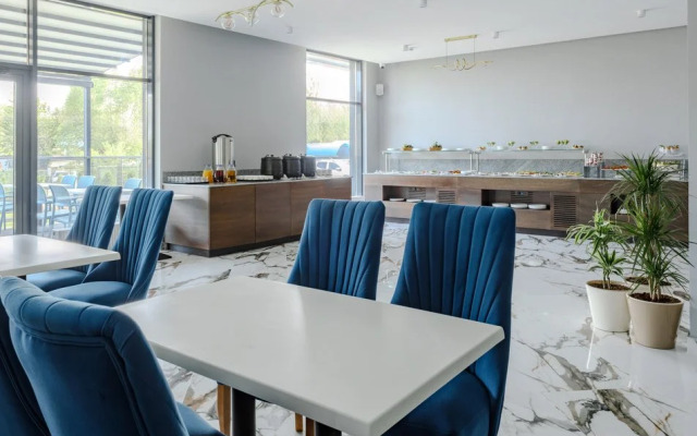 Отель Солнце и море