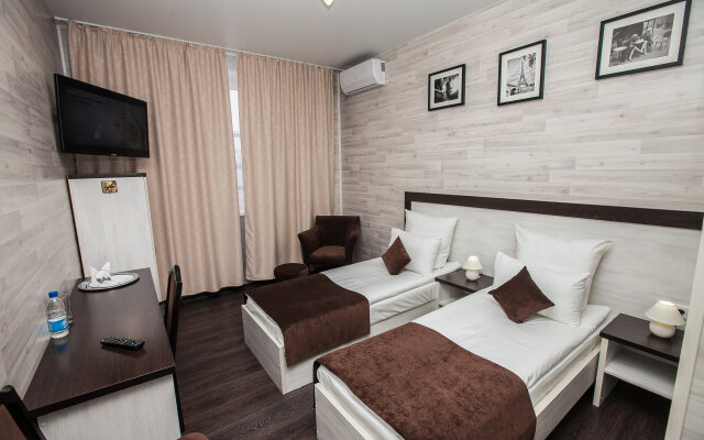 Fox Hotel
