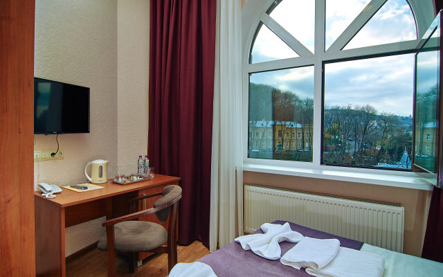 Kolizej Na Volzalnoy Hotel