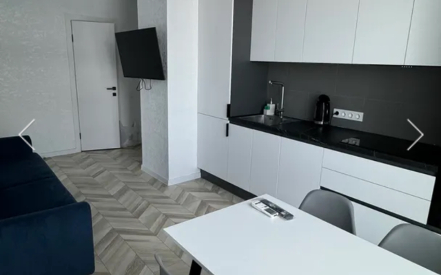 4-kh komnatnaya dlya bolshoy kompanii Flat