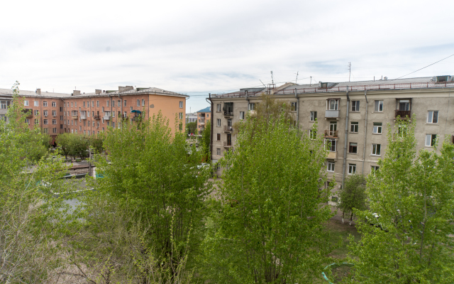 Квартира со свежим ремонтом возле Цвет. мета СФУ