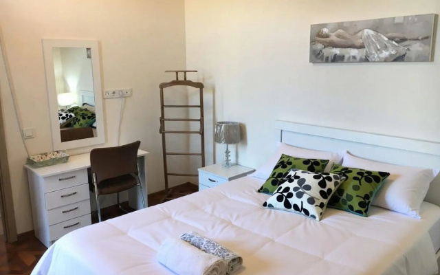 Апартаменты Spacious 2BR Apartment - Balcony & Prime Location