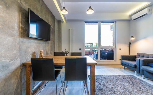 Oplot - Uluchshennyj lyuks s terrasoj 1 Apartments
