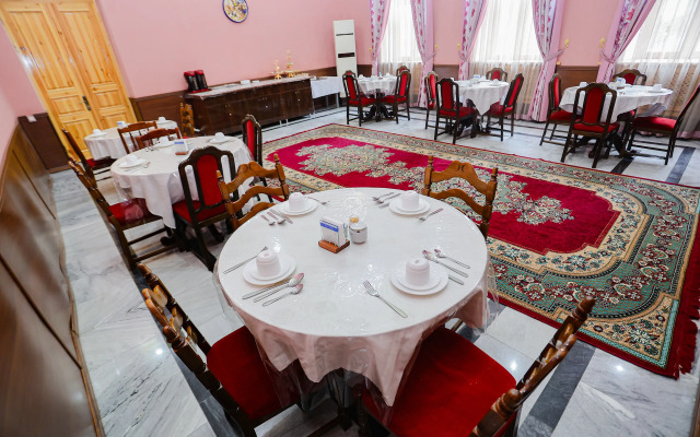 Yangi Sharq Hotel