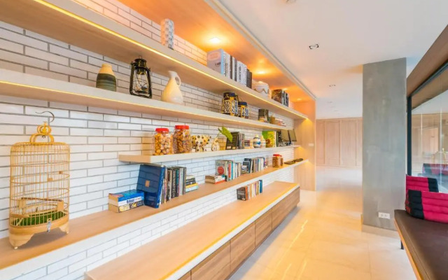 Отель Koon Hotel Sukhumvit