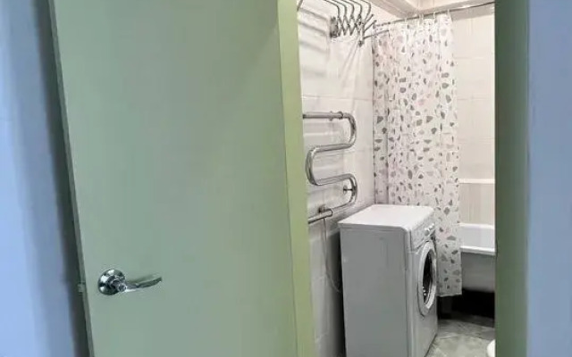 Na Ulitse Sakhyyanovoy 23 Flat