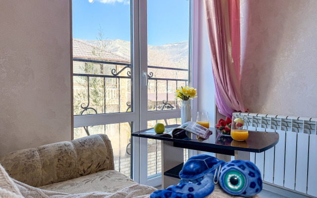 Uyutny Guest House