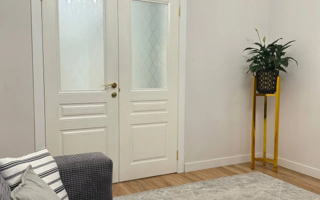 Квартира Полноценная двухкомнатная в модном районе