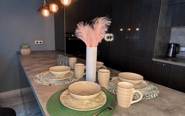 Апартаменты с видом на ТЦ Круиз