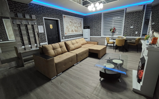 Na Krasnoy Armii 136/2 Apartments