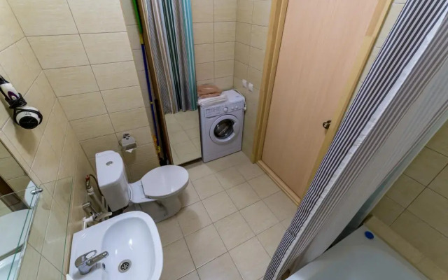 Etazhideyli Ryadom S Ugmk Arenoy Apartments