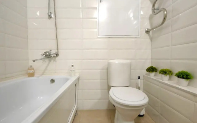 Vblizi Metro Akademicheskaya Flat